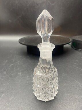 Hickman Miniature Cruet with Stopper Stacked Diamonds
